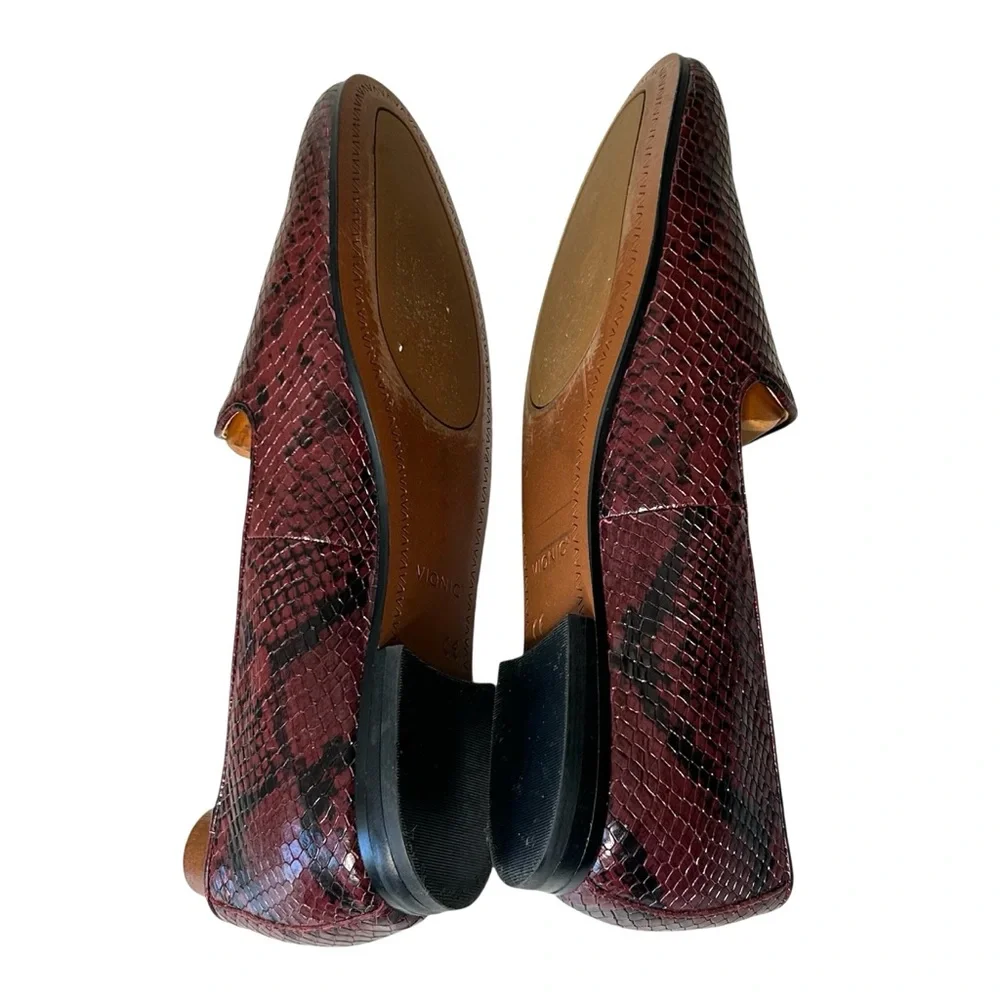 VIONIC Women Sz 7.5  Red Wine Willa Boa Snake Embossed Leather Flat Loafer Shoes